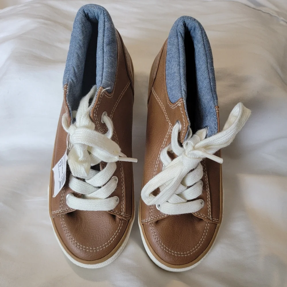 NWT The Children's place boys colorblock hi top sneakers, youth 13, tan